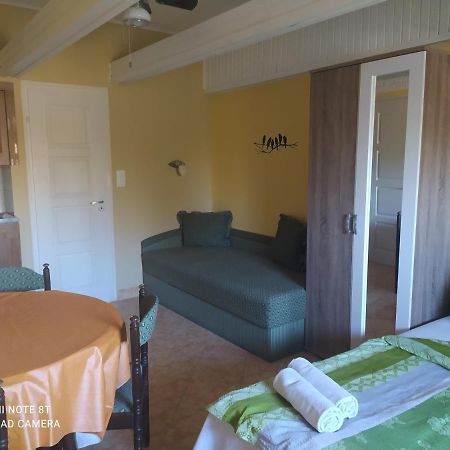 Apartmanház Gabriella Harkány Esterno foto