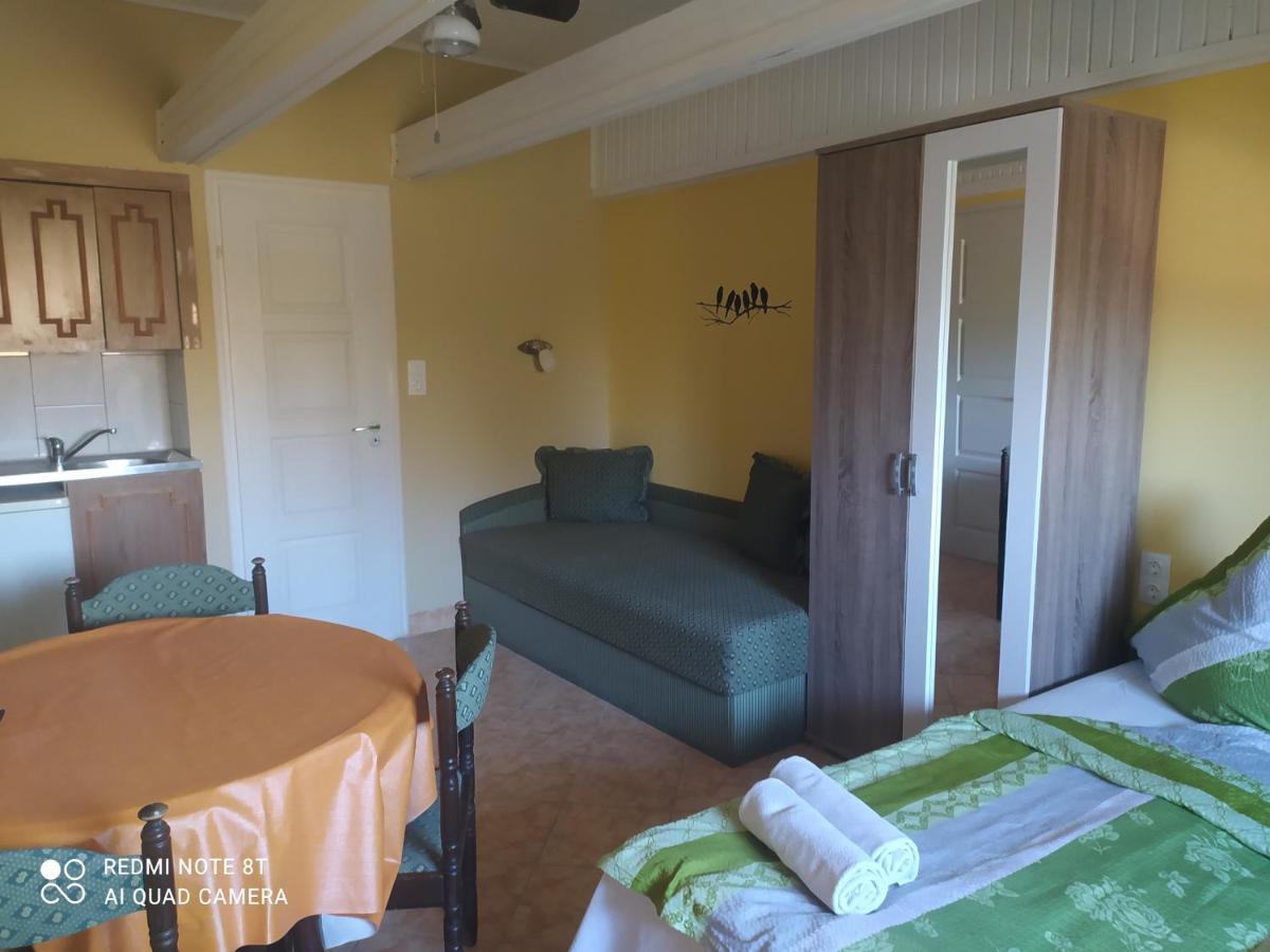 Apartmanház Gabriella Harkány Esterno foto
