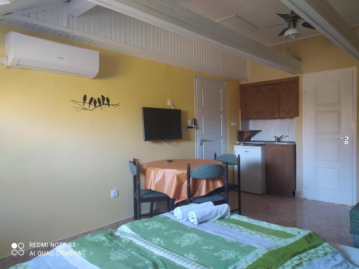 Apartmanház Gabriella Harkány Esterno foto