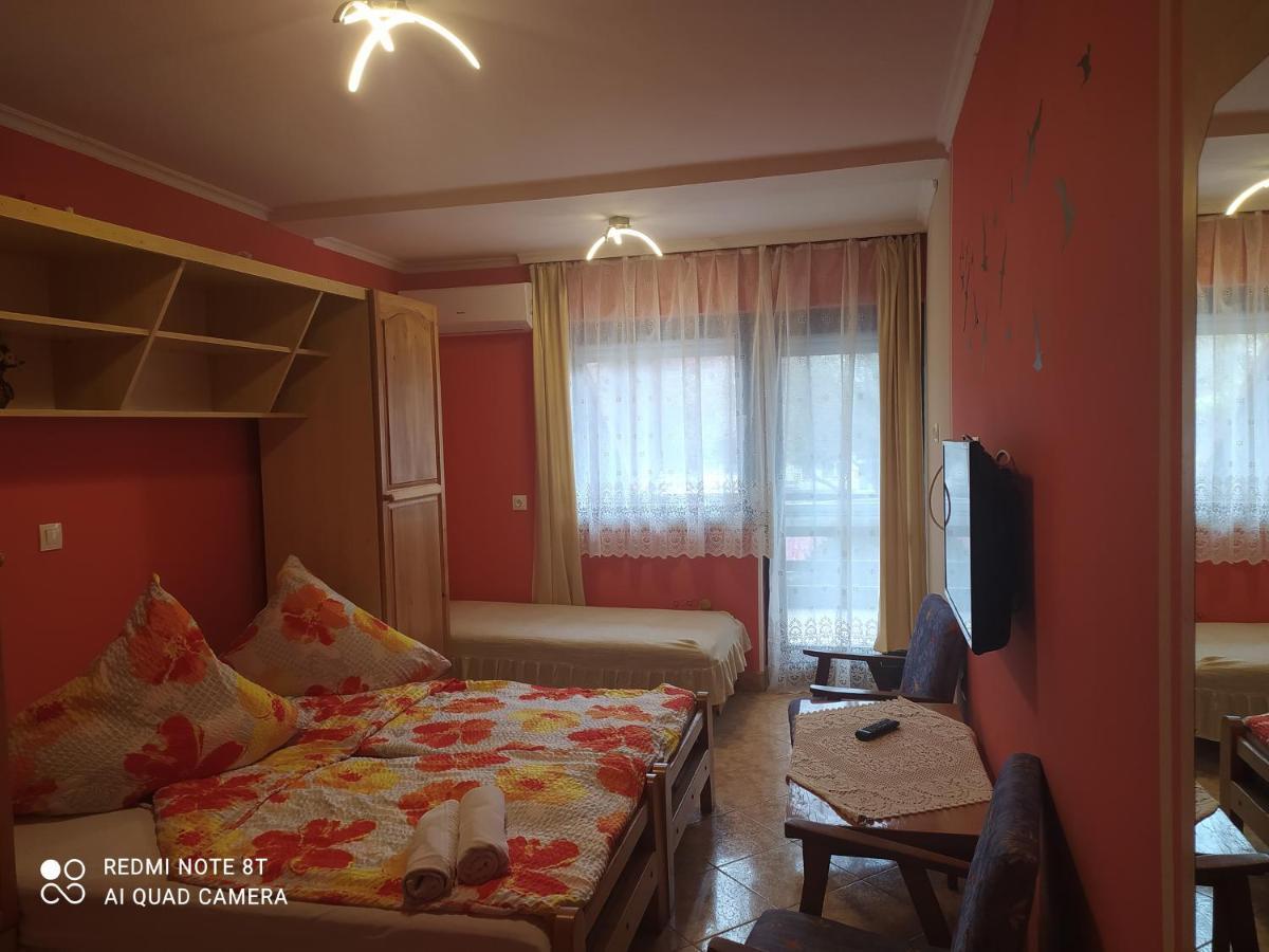 Apartmanház Gabriella Harkány Esterno foto