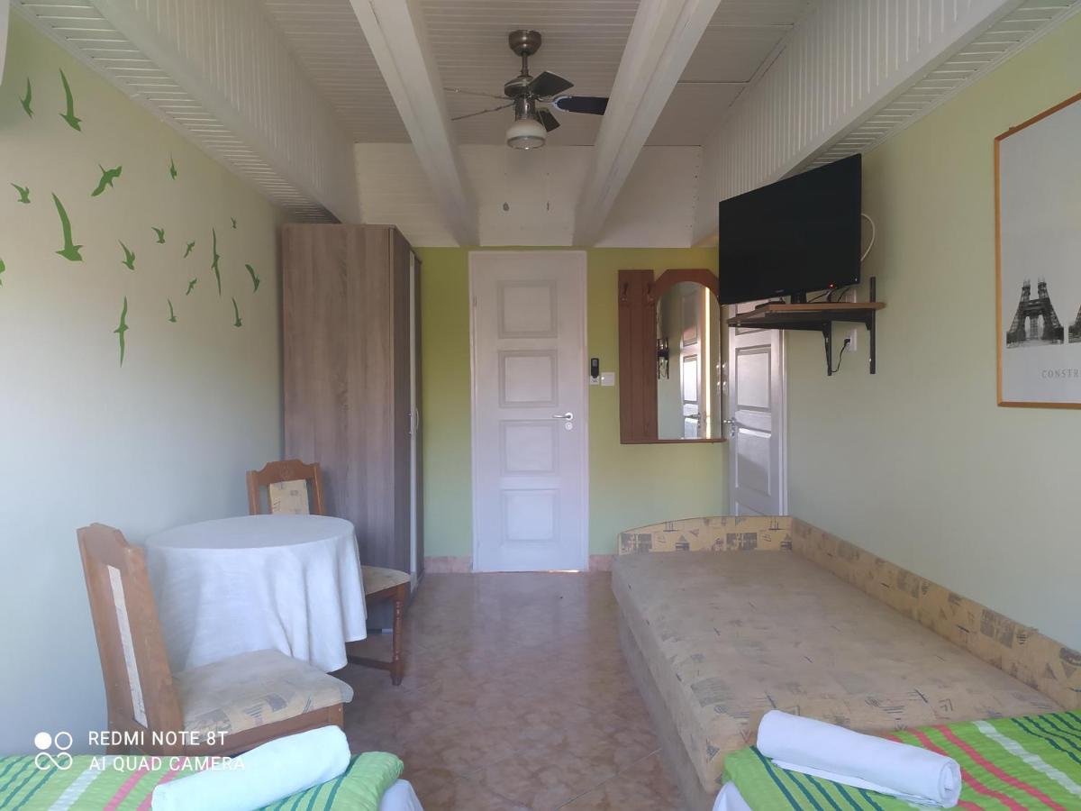 Apartmanház Gabriella Harkány Esterno foto