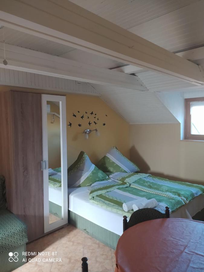 Apartmanház Gabriella Harkány Esterno foto